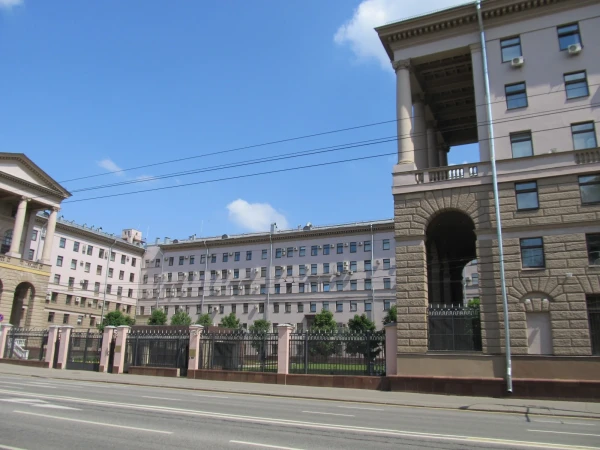  Петровка 38 - в воскресенье никого