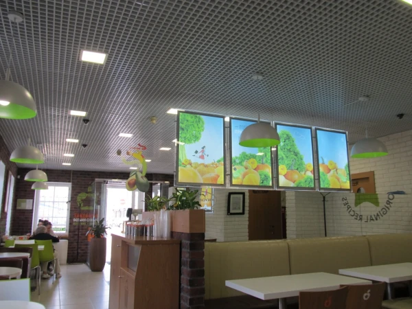 в кафе