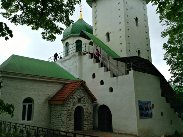 Колокольня Троицкого собора