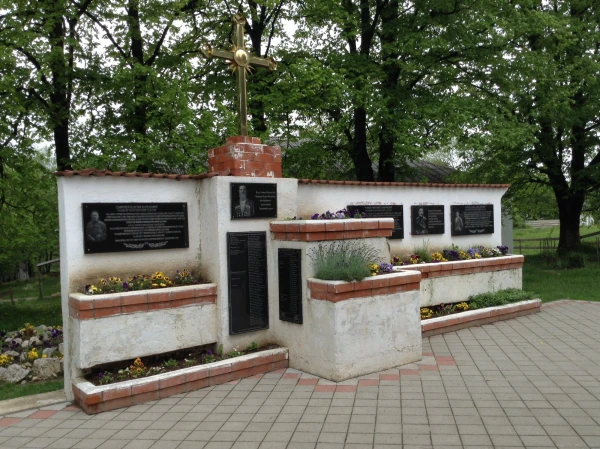 Здесь был монастырский погост