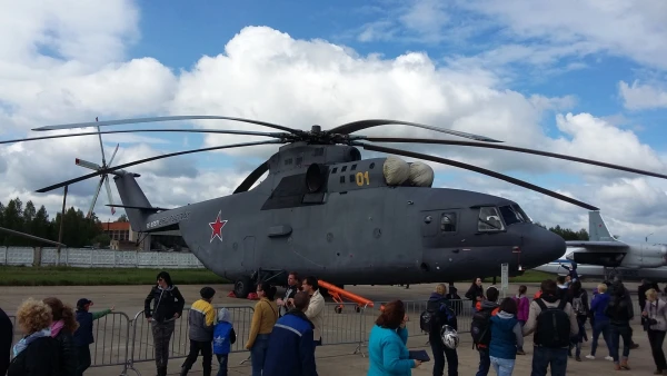 Авиабаза "Кубинка": выставка авиационной техники... 
