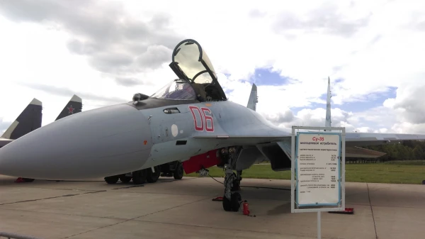 Авиабаза "Кубинка": выставка авиационной техники...