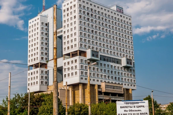 Дом Советов/ недостроенный и заброшенный