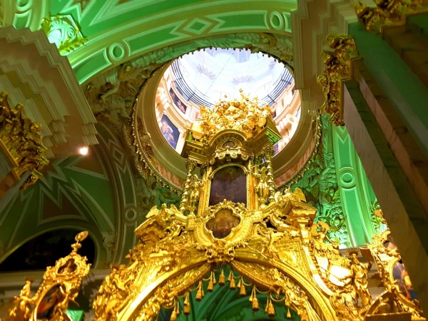 Внутри Петропавловского собора