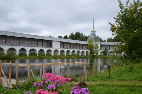 Тихвинский Богородичный Успенский монастырь