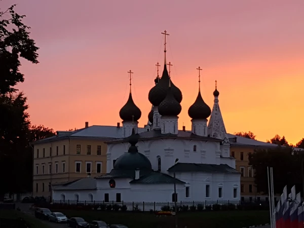 Церковь Спаса на Городу в Ярославле построена в 1672 г.