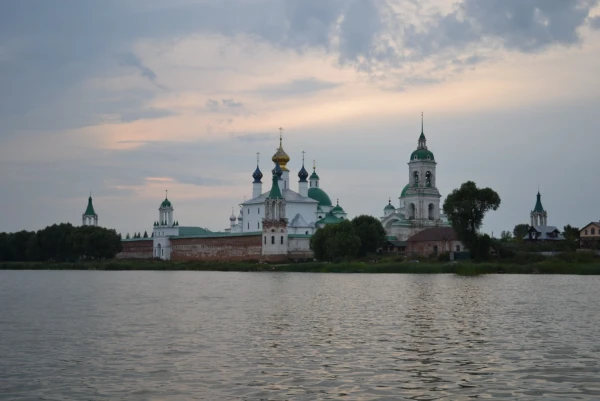 Спасо-Яковлевский монастырь. 