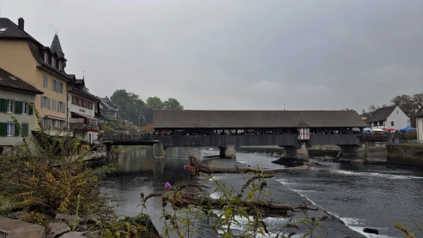 Старинный деревянный мост Reussbrücke