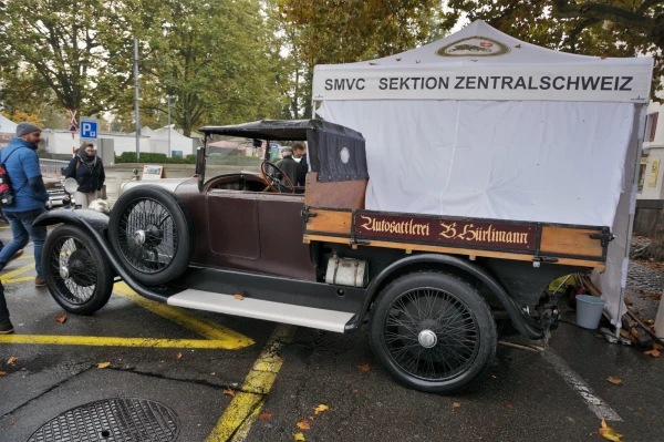 Выставка старинных авто