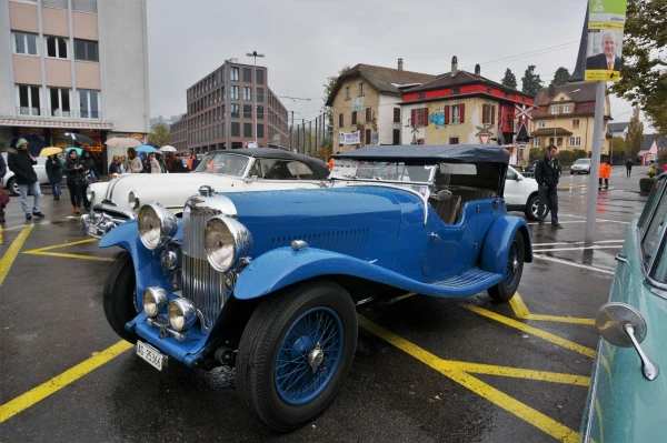 Выставка старинных авто