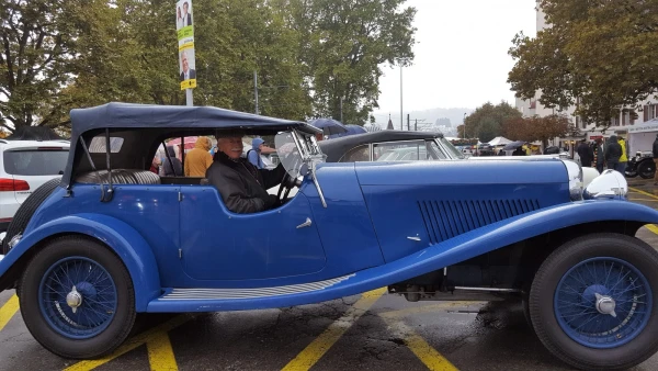 Выставка старинных авто