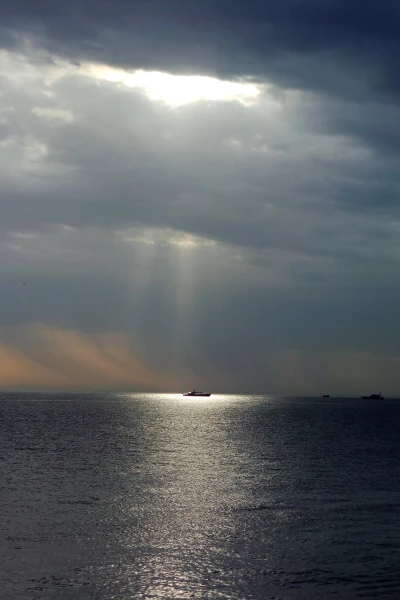 Море, оно всегда разное!