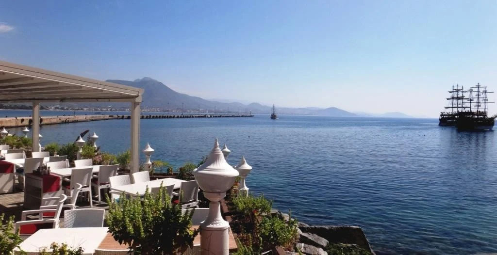 Вид на залив от Red Tower