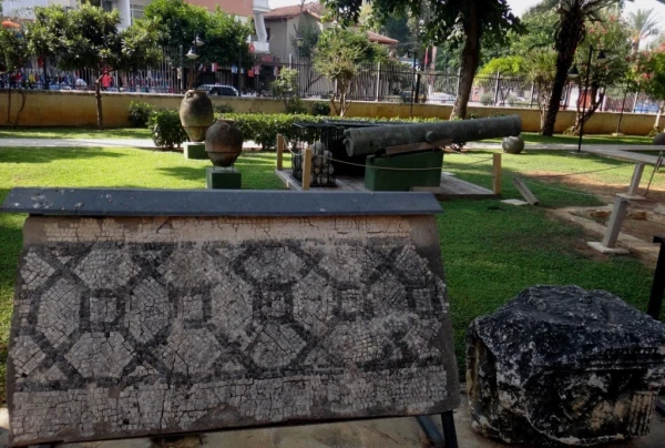 Пушки - одна из которых была найдена при раскопках в Алании
