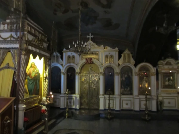 внутри иерусалимской церкви