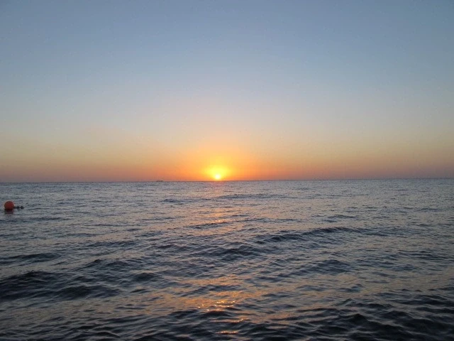 Восход на Красном море