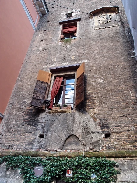 Torre  Prendiparte/Между прочим, сейчас в башне – небольшой отельчик B&amp;B!  Вот бы пожить в таком!