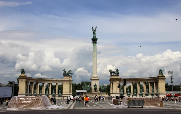 Площадь Героев.