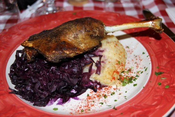 Ресторан Hungarikum Bistro. Утиная ножка.
