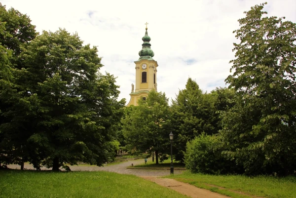 По району №III (Обуда). Приходская церковь Св.Петра и Св.Павла. 