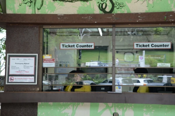 KL Bird Park Kuala-Lumpur Malaysia - парк птиц в Куала-Лумпур Малайзия