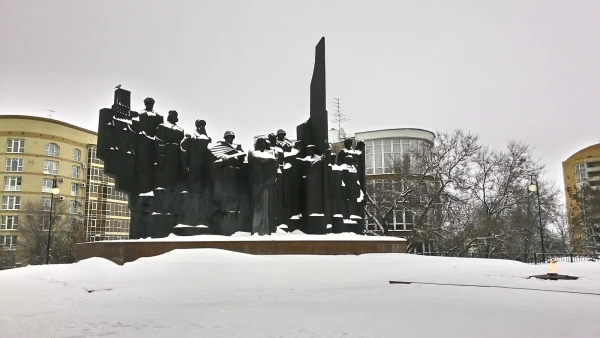 в городе много памятников ВОВ