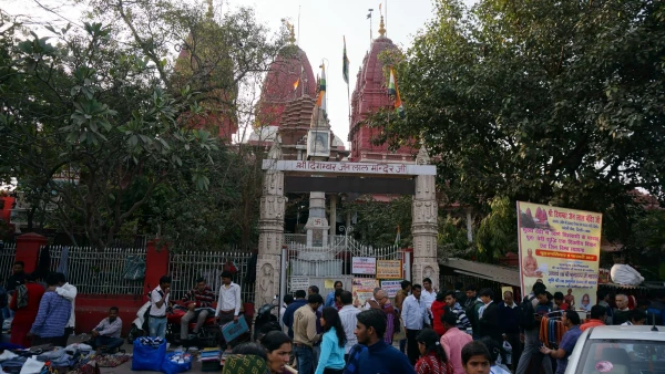 Джайнистский храм Digamber Jain Temple и птичий госпиталь