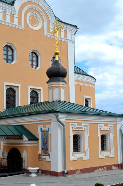 Свято-троицкий женский монастырь (1672 г.)