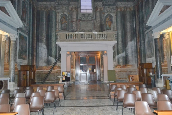 Церковь Parrocchia Santi Vitale e Compagni Martiri in Fovea