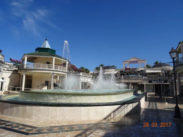 Centro Comercial Safari