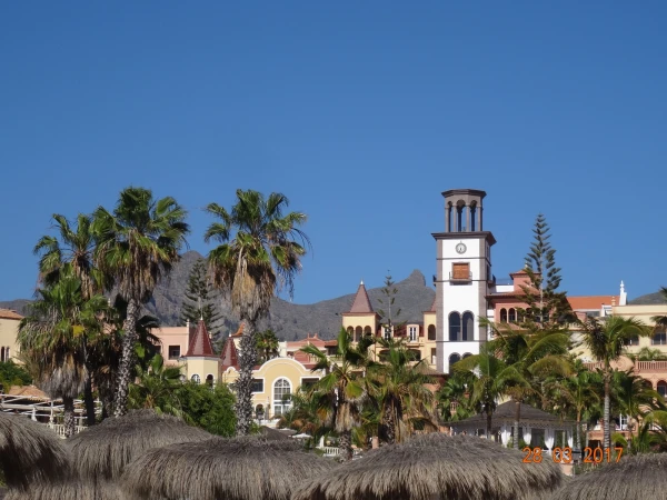 Playa del Duque, виды...