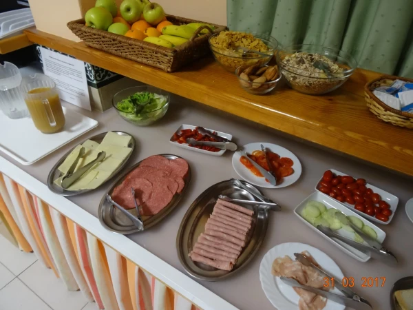 Hotel Villa Gomera: завтрак туристов...
