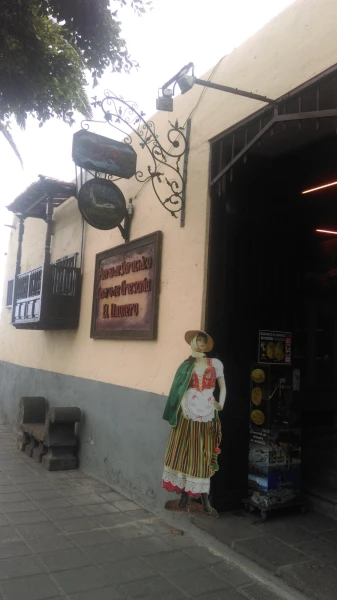 Гарачико, Tienda Casa de Los Balcones (Centro Artesanal El Limonero)...