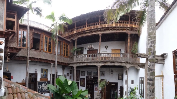 Casa de los Balcones