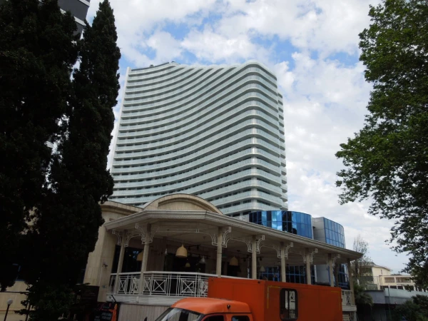 Вход в ОтельHyatt Regency Sochi