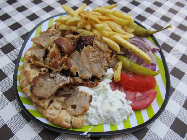 в  кафе на Нисси авеню