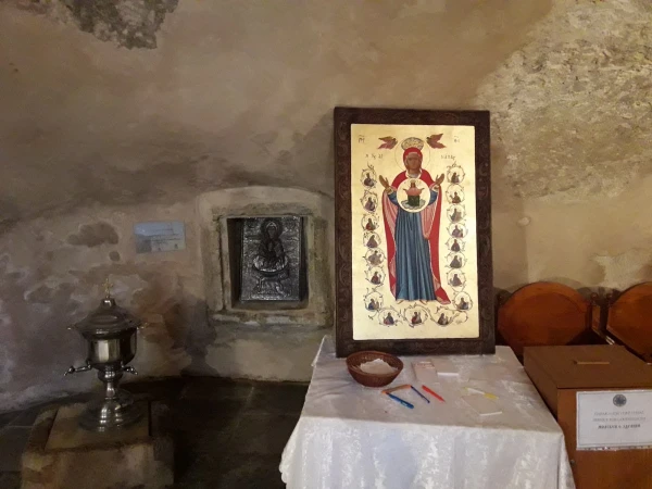 в монастыре