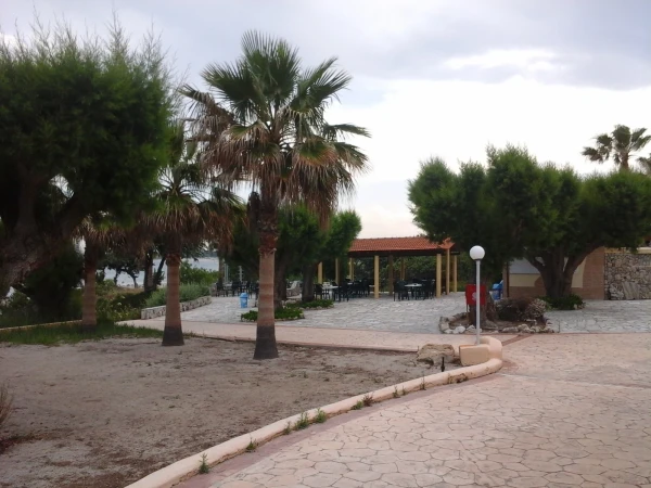 Eurovillage Achilleas Hotel: бич-бар...