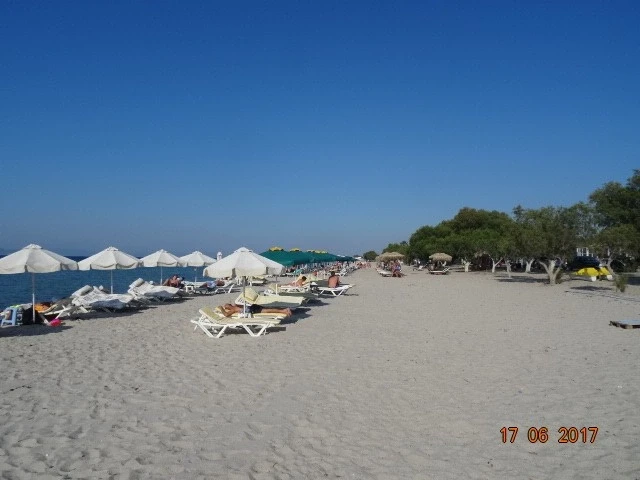 Tigaki Beach