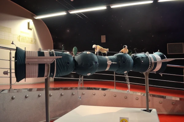 Макет стыковки космических кораблей "Союз-4" и "Союз-5"