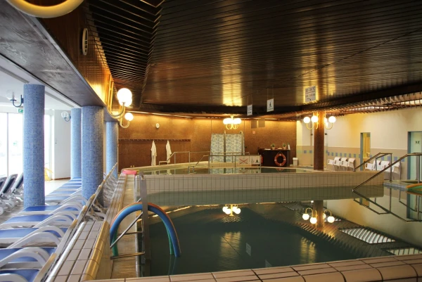 Хевиз. Отель  Danubius Health Spa Resort Aqua 4*. Термальные бассейны.