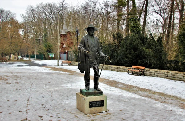 Ференц Деак (Ferenc Deak) (1803–1876), венгерский государственный деятель. Родился 17 октября 1803 в Шёйтёре.» 