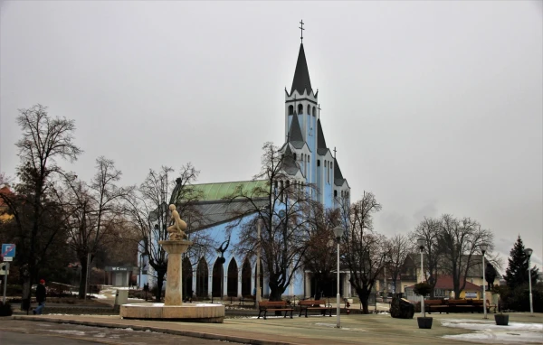Хевизская нимфа не смотря на холод, всё так же восседает на своём лотосе!