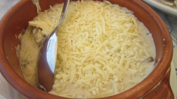 Грибочки в соусе бешамель