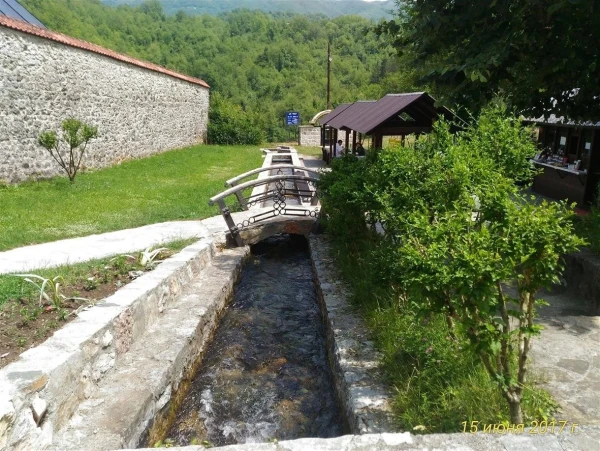 Монастырь Морача