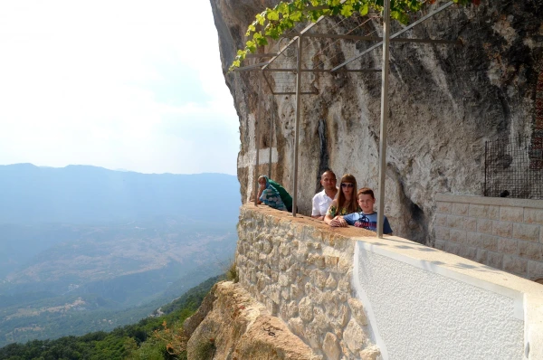 В монастыре Острог