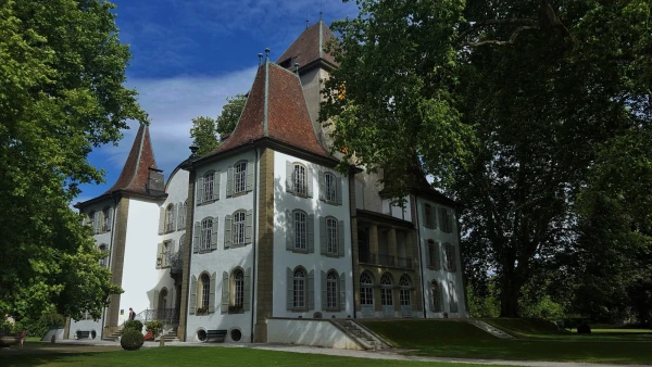 Замок Йегенсдорф (Schloss Jegenstorf)