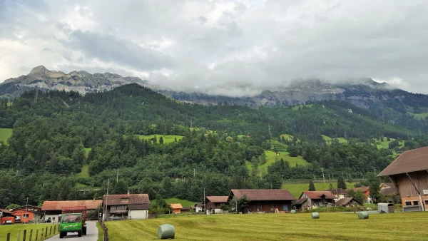 Kandergrund - 5 минут езды от Голубого озера