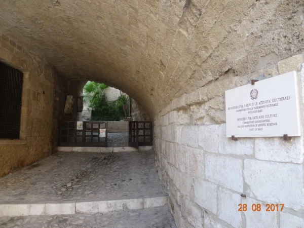 Castello Svevo di Bari: дальше хода нет...