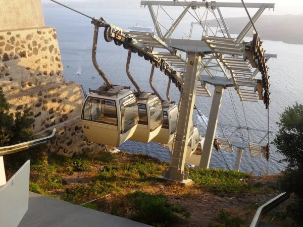 Santorini Cable Car: вниз...